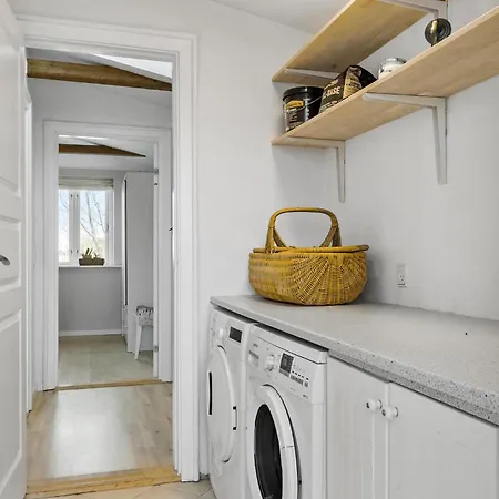 Vakantiehuis 3 Bedroom Cozy In *